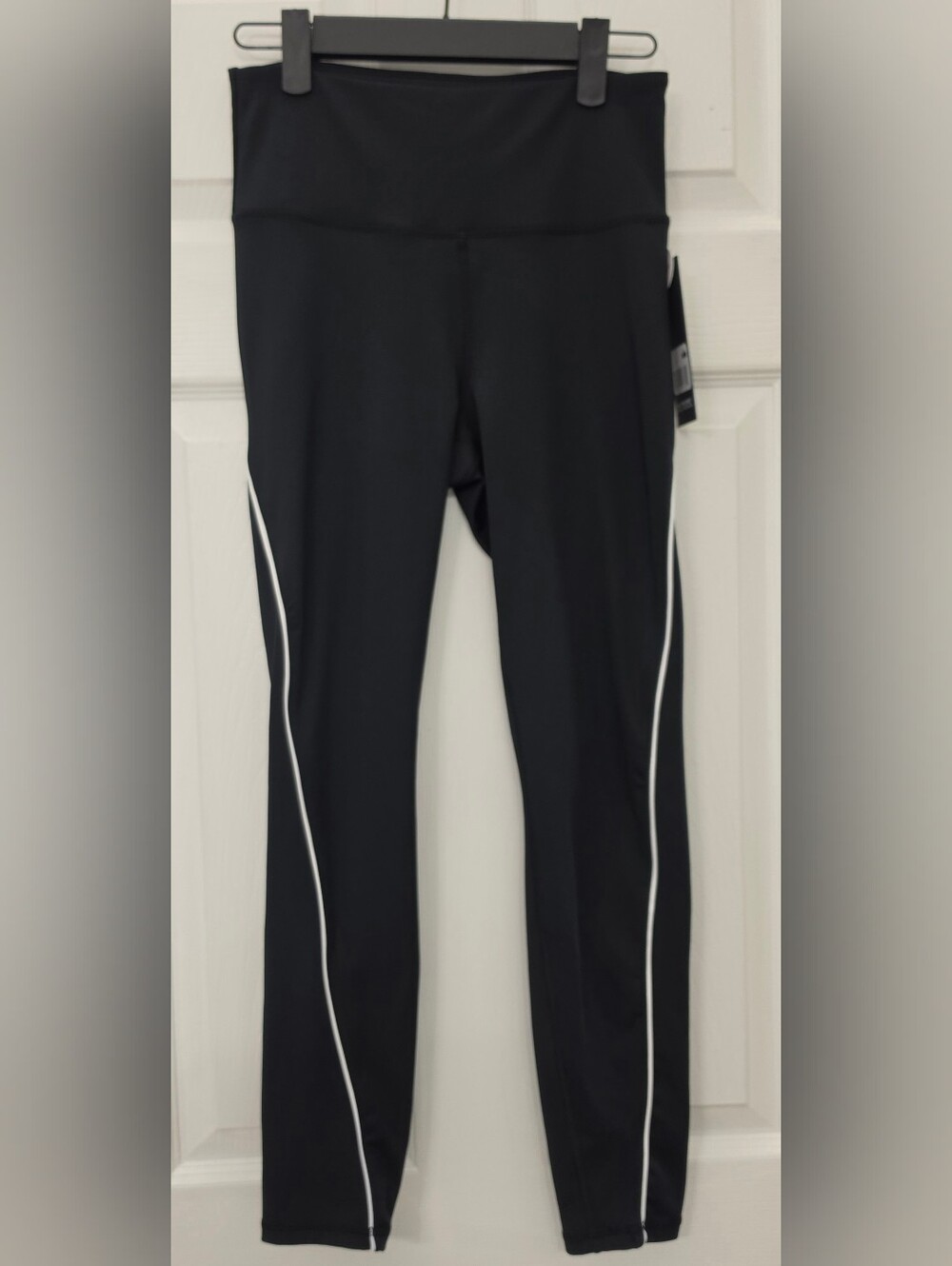 Bally Total Fitness Black Leggings with White Side Piping Small NEW